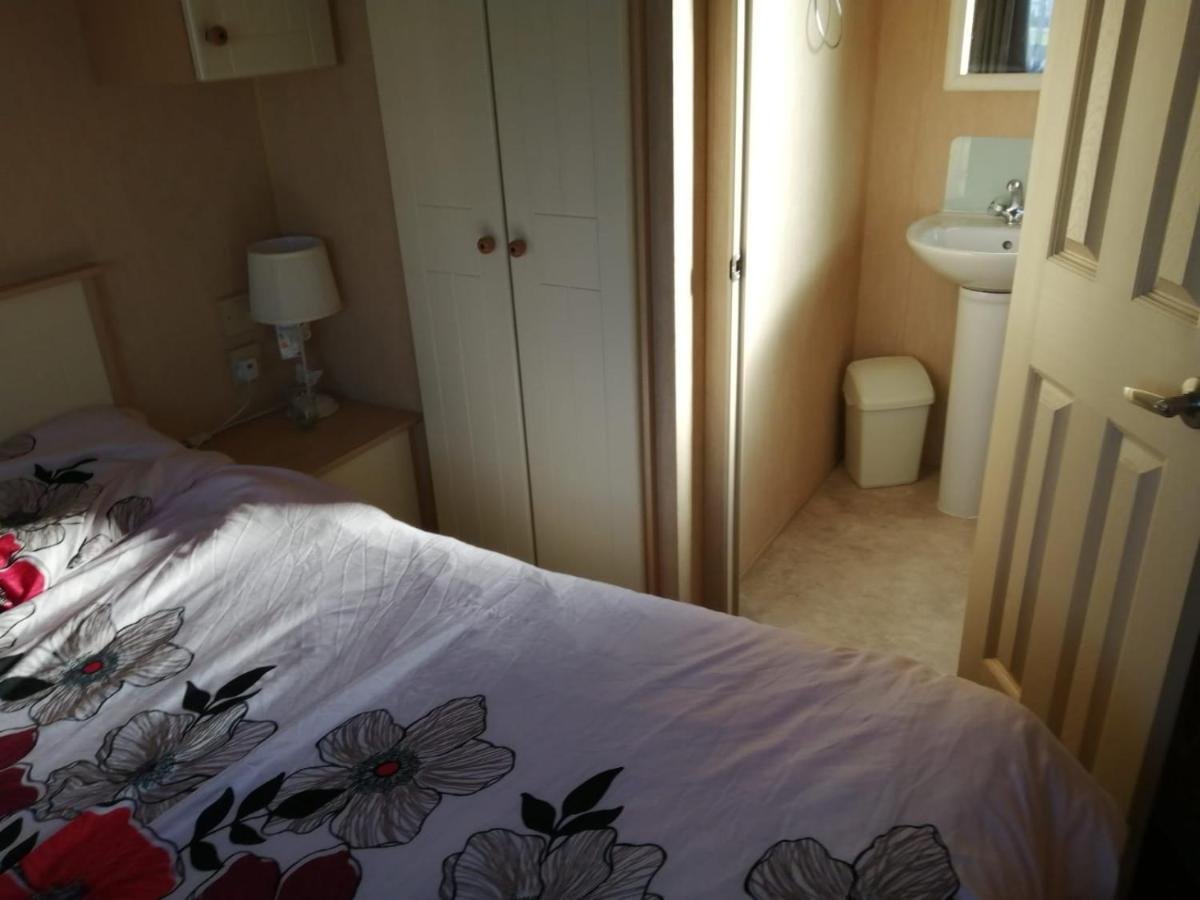 Lyntons 3 Bedroom Caravan Pets Stay Free Linen Included Heacham Eksteriør billede